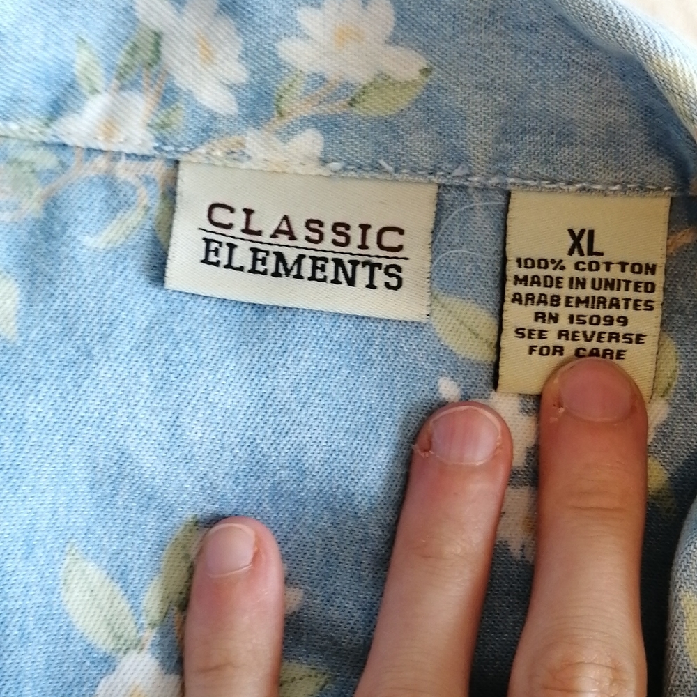 Summery button down - Picture 3 of 3